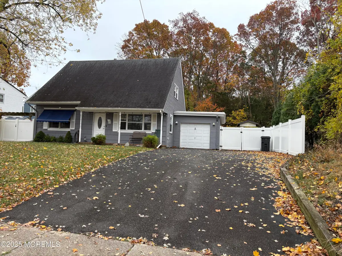 813 Raleigh Drive, Toms River, NJ 08753 - Image #1