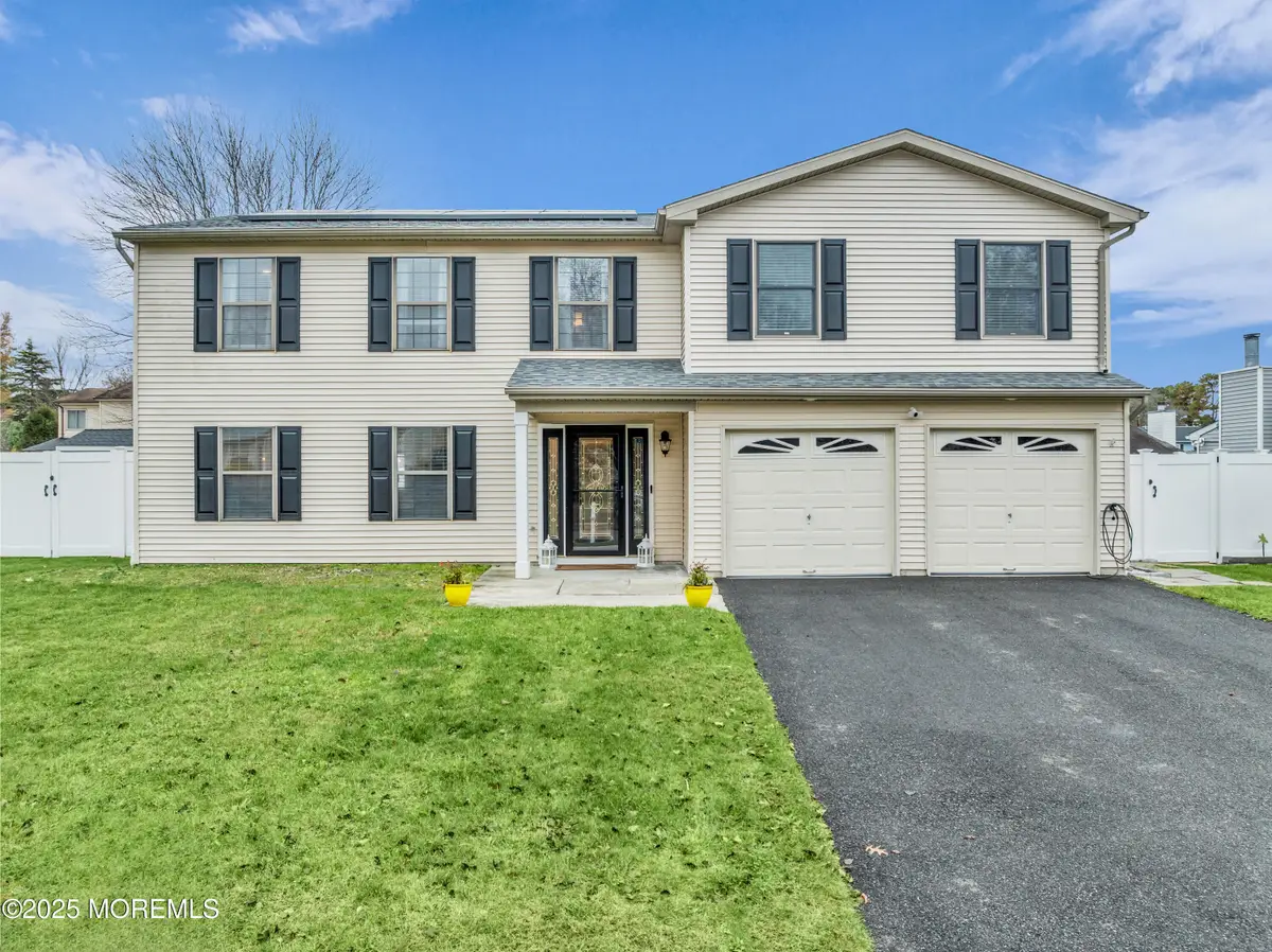 38 Kiwi Loop, Howell, NJ 07731 - Image #1