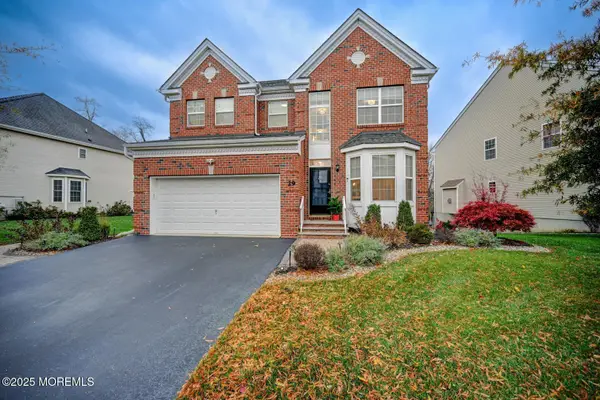 29 Bristol Road, Manalapan, NJ 07726