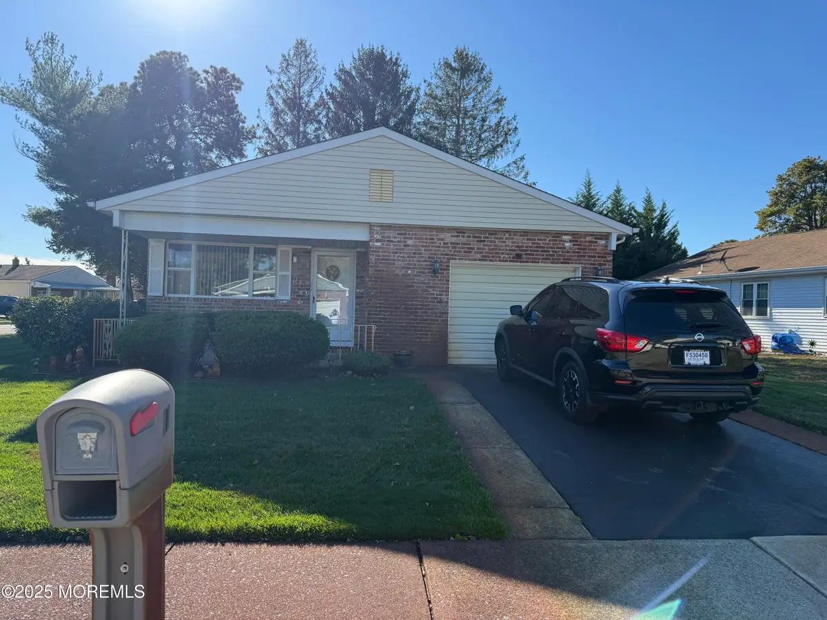 1 Dawn Way, Toms River, NJ 08757 - Image #1