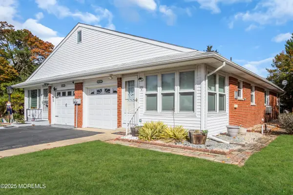 250 Columbine Court #B, Whiting, NJ 08759