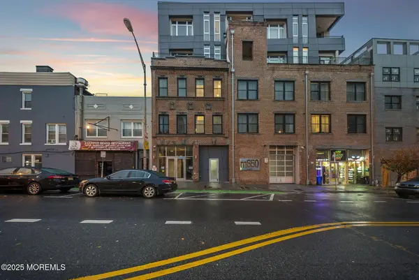 650 Montgomery Street #402, Jersey City, NJ 07306