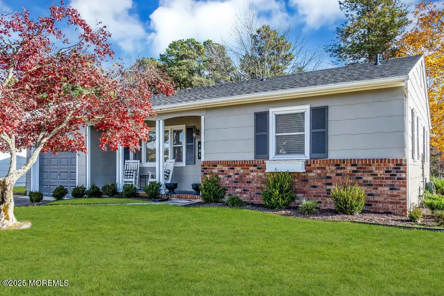 101 Edgewater Court, Toms River, NJ 08757 - Image #2