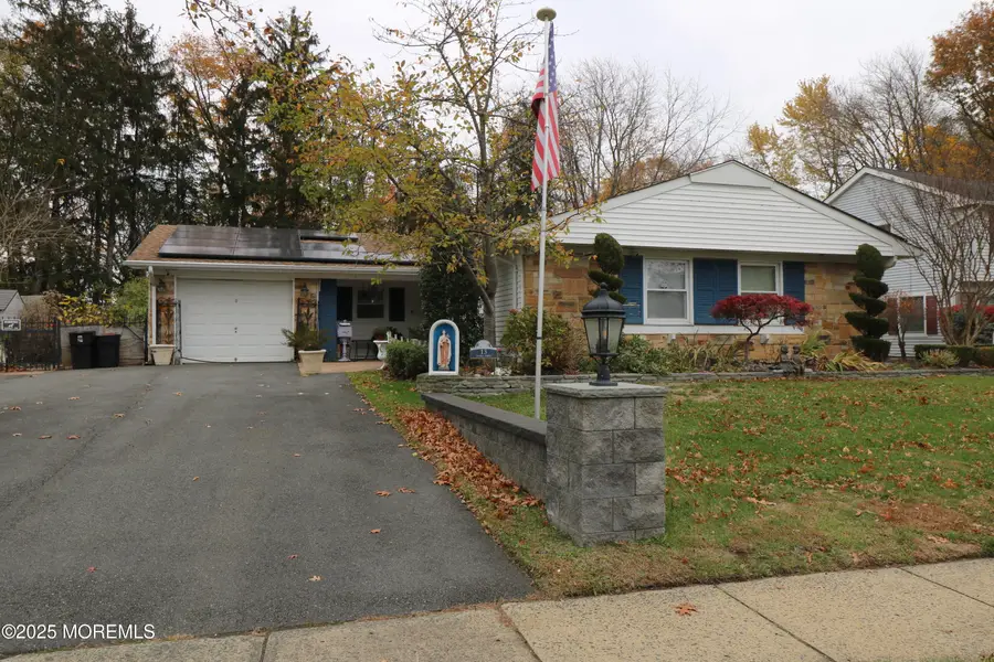 13 Ivy Hill Drive, Aberdeen, NJ 07747 - Image #2