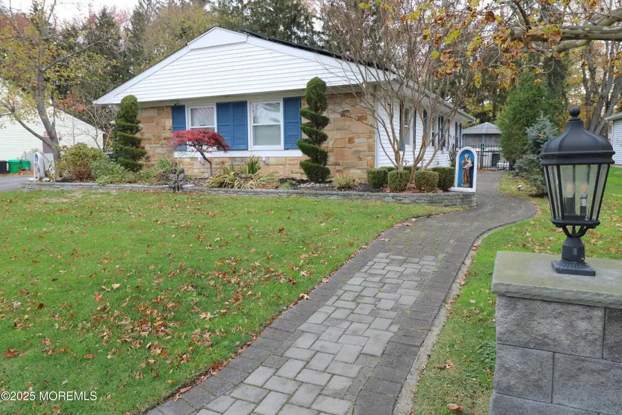 13 Ivy Hill Drive, Aberdeen, NJ 07747 - Image #3