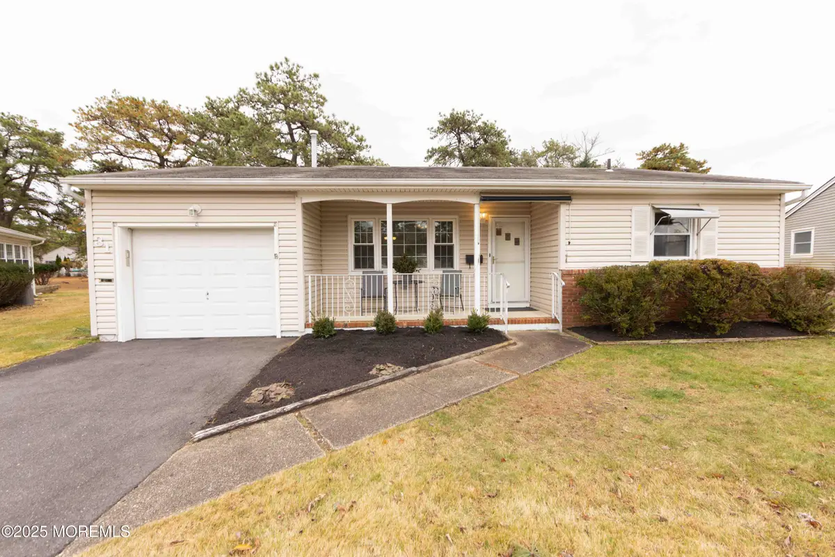 31 Southampton Road, Toms River, NJ 08757 - Image #1