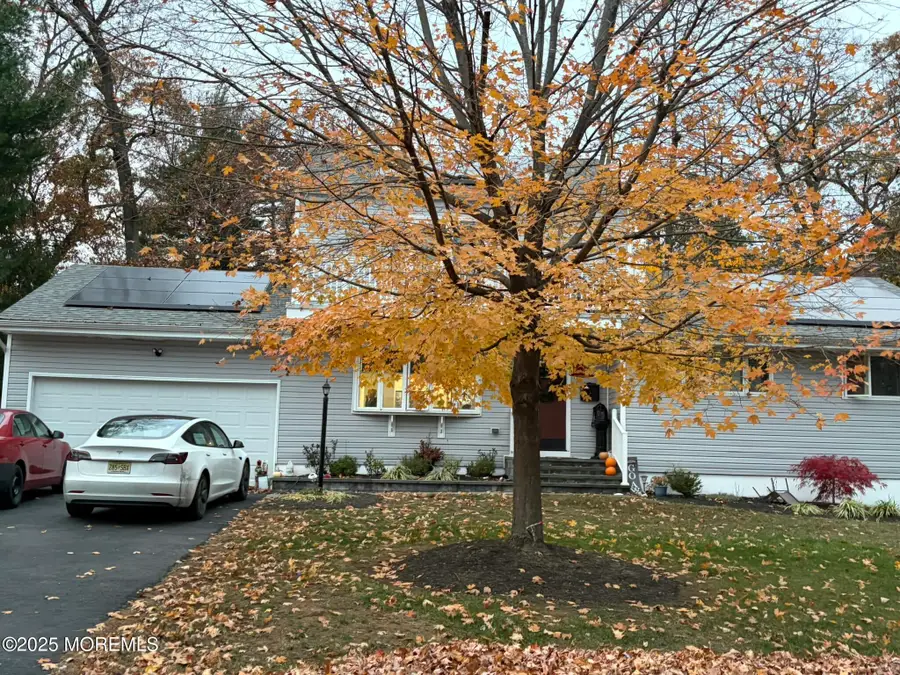 11 Chestnut Ridge Road, Holmdel, NJ 07733 - Image #2