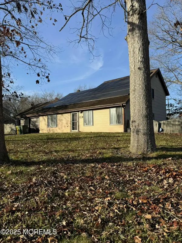 1557 Alamitos Drive, Lakewood, NJ 08701