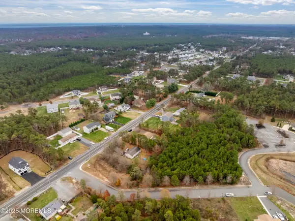 198 Grand Central Parkway, Bayville, NJ 08721