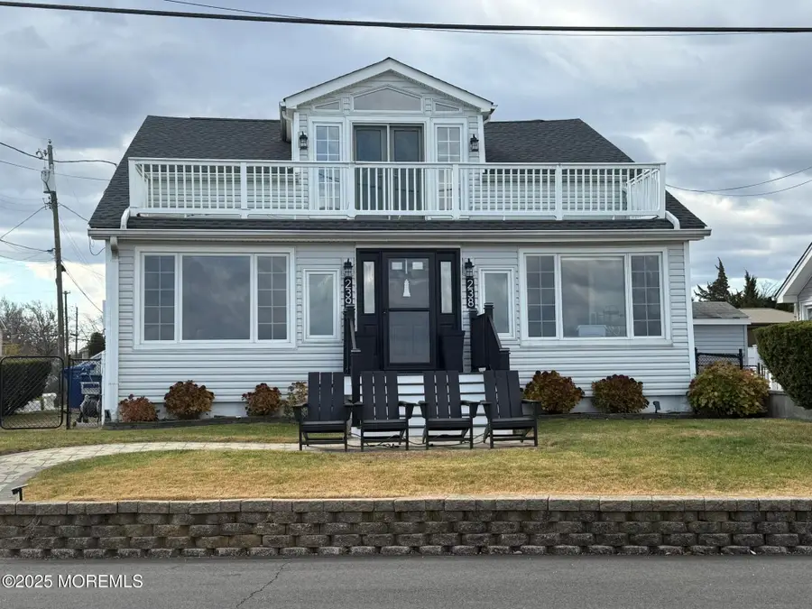 238 Shoreland Circle, Laurence Harbor, NJ 08879 - Image #2