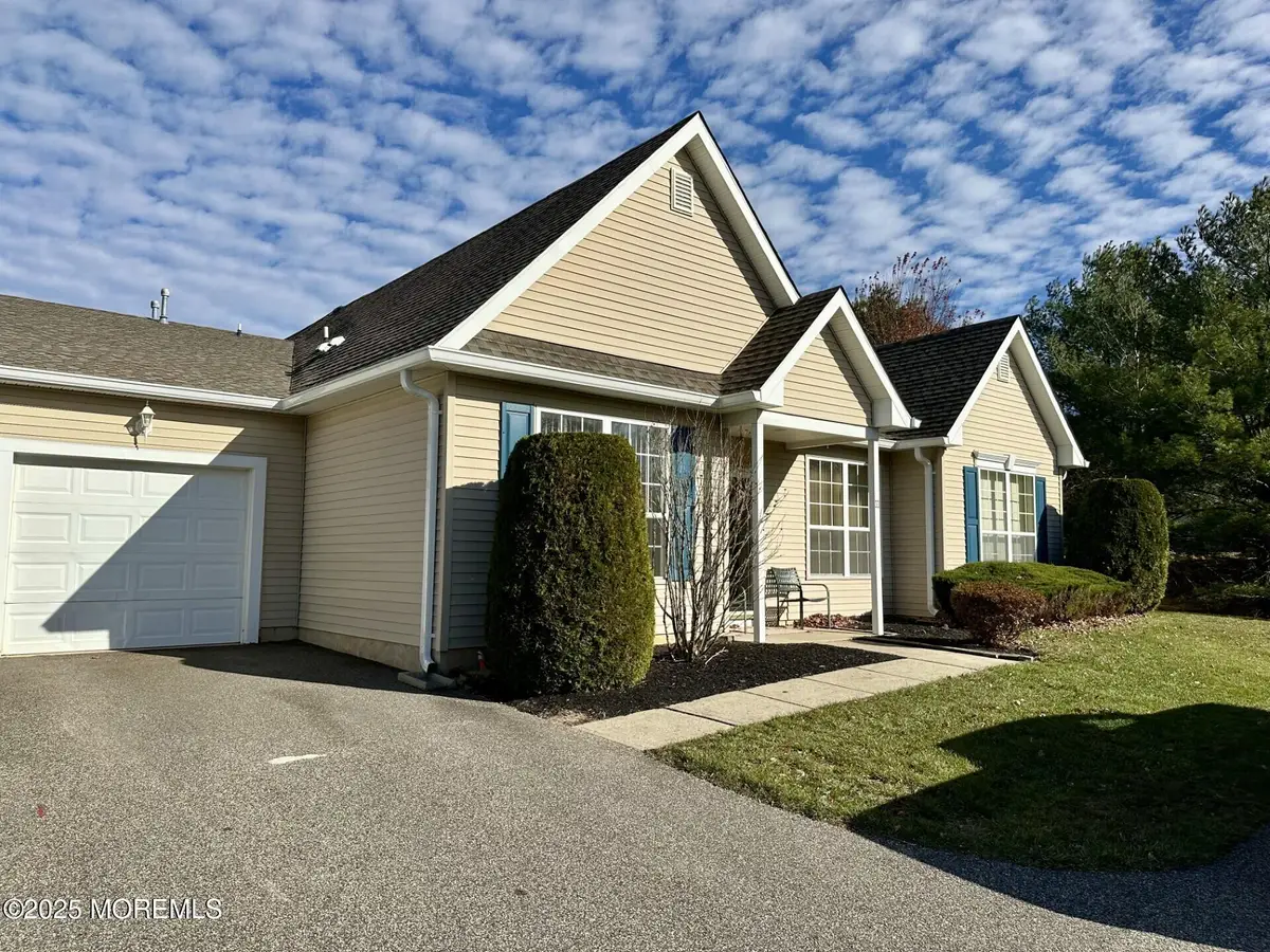 33 Deerchase Lane, Lakewood, NJ 08701 - Image #1