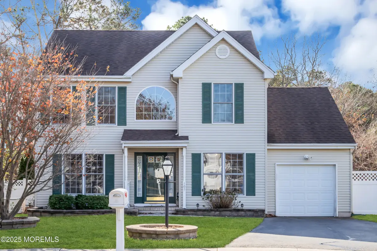 109 Hollow Oak Lane, Manahawkin, NJ 08050 - Image #1