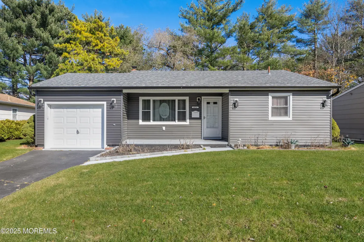 1074 Edgebrook Drive, Toms River, NJ 08757 - Image #1