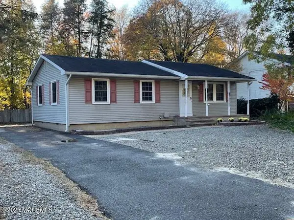 73 Shore Drive, Toms River, NJ 08753