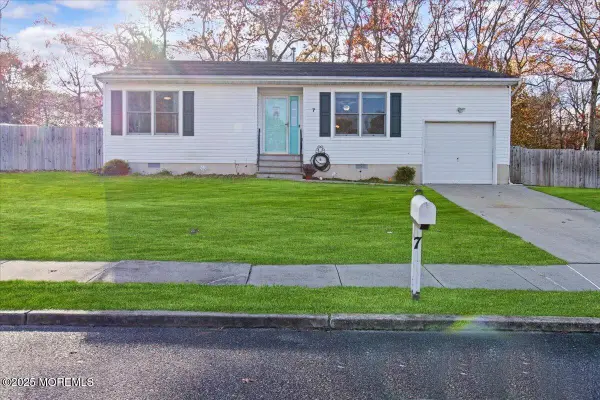 7 Baltusrol Court, Little Egg Harbor, NJ 08087