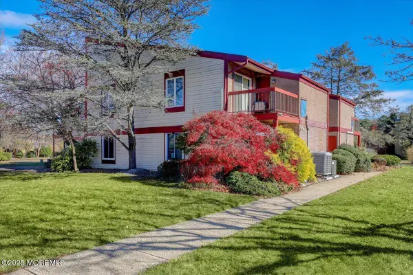 18 Northrup Drive #201, Brick, NJ 08724