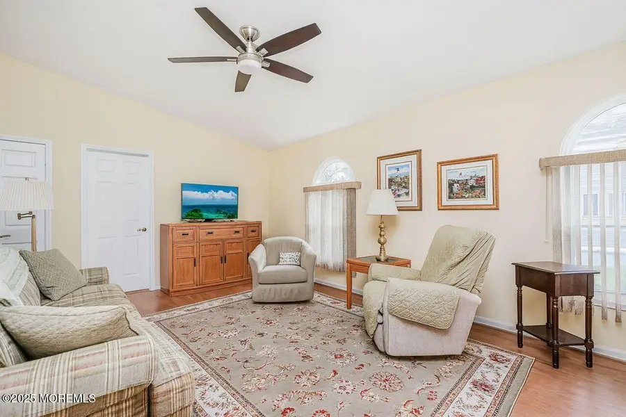 35 Ivy Ridge Close, Freehold, NJ 07728 - Image #3