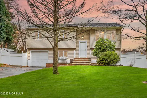 620 Hillside Drive, Toms River, NJ 08753