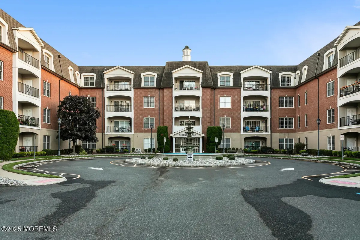 325 Regency Place, Woodbridge, NJ 07095 - Image #1