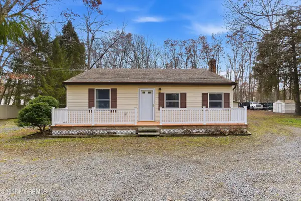 342 Colts Neck Road, Farmingdale, NJ 07727