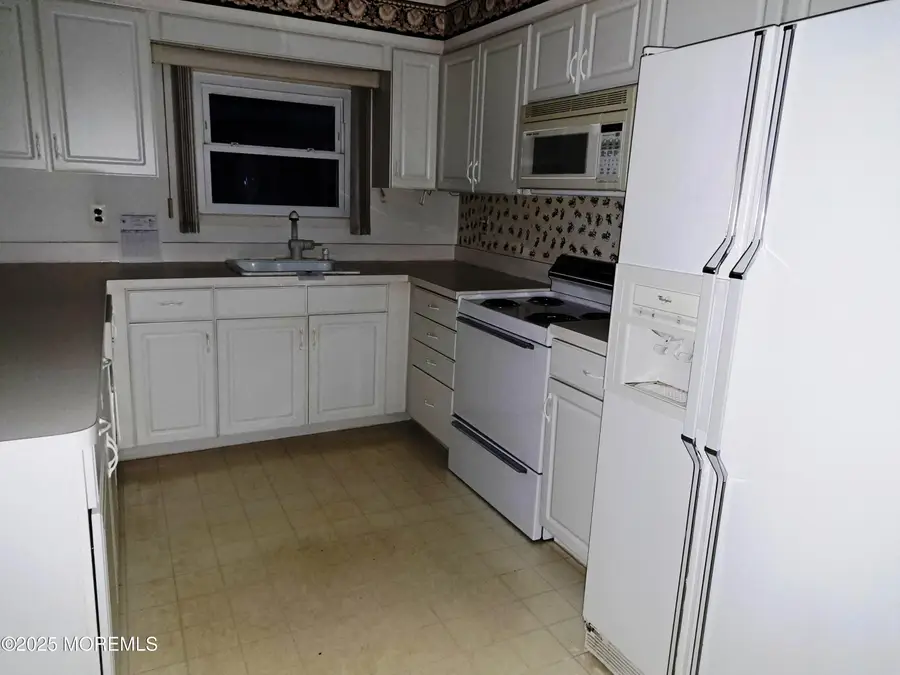 135 Biabou Drive, Toms River, NJ 08757 - Image #2