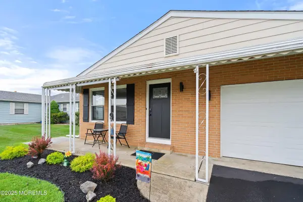 9 Zapata Court, Toms River, NJ 08757