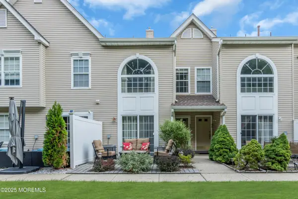 51 Phoenix Court, Tinton Falls, NJ 07712