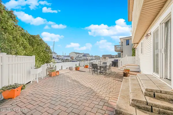 1001 Painter Pt, Lanoka Harbor, NJ 08734