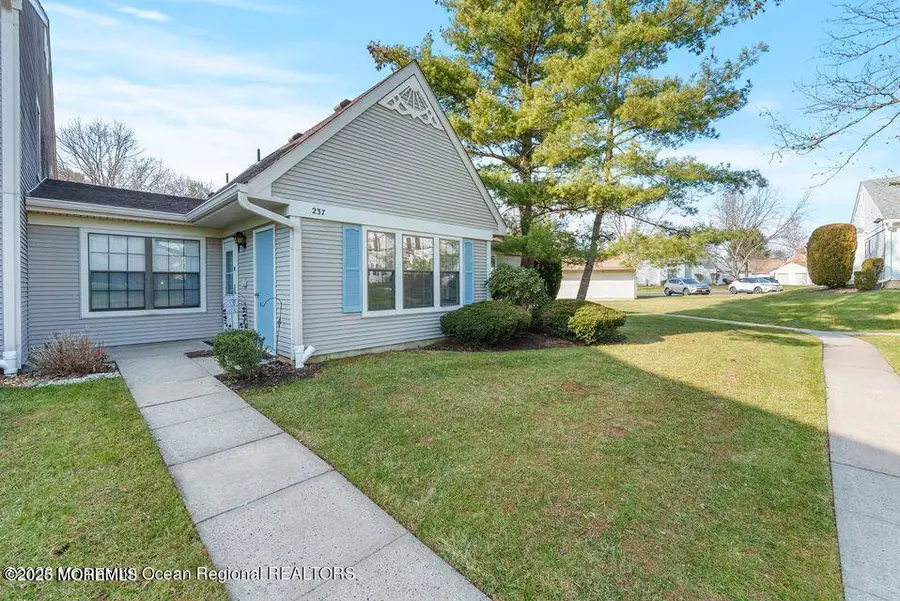 237 Wycoff Way, East Brunswick, NJ 08816 - Image #2