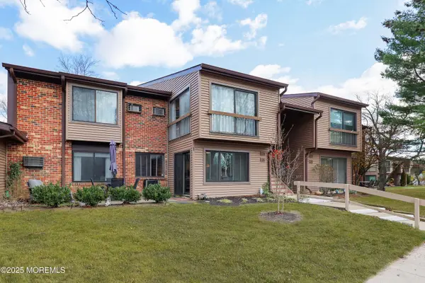 126 Manchester Court, Red Bank, NJ 07701