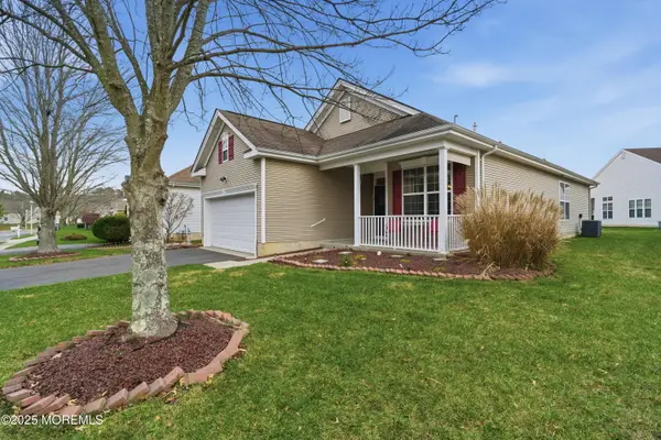 14 Hidden Lake Circle, Barnegat, NJ 08005