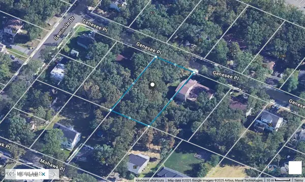 36 Genesee Place, Lakewood, NJ 08701