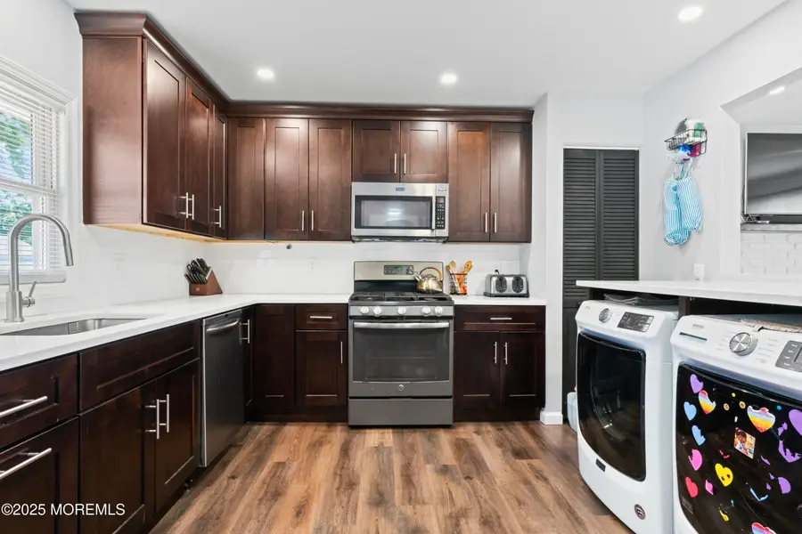 573 Sumner Avenue, Belford, NJ 07718 - Image #3