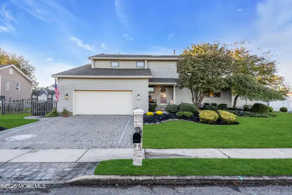 46 Clarkson Drive, Toms River, NJ 08753