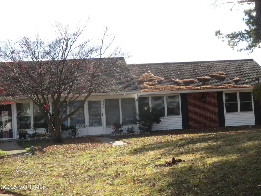 678 New Castle Court #B, Lakewood, NJ 08701 - Image #2