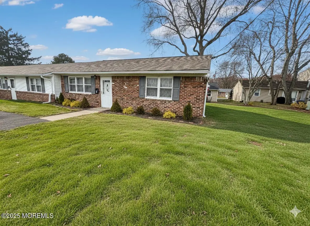 7 Nebraska Drive #153, Matawan, NJ 07747 - Image #1
