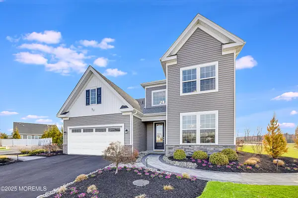 96 Fillmore Drive, Monroe, NJ 08831