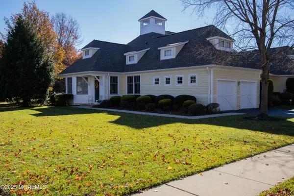 59 Thornbrooke Drive, Shrewsbury Boro, NJ 07702