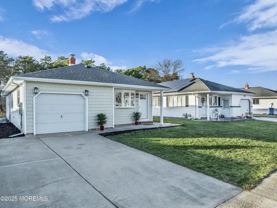 477 Saint Thomas Drive, Toms River, NJ 08757 - Image #3