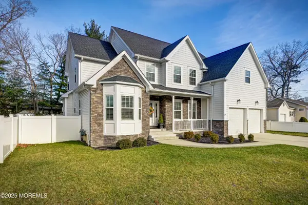 28 Clayton Avenue, Monroe, NJ 08831