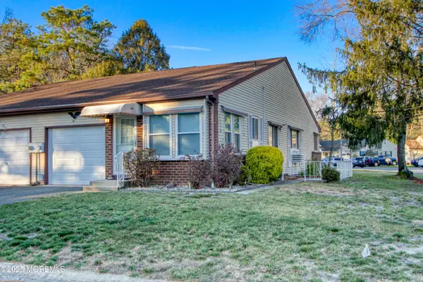 1 Stonybrook Court #B, Whiting, NJ 08759