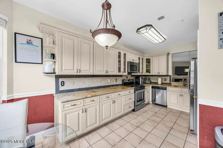 408 Blossom Circle, Dayton, NJ 08810 - Image #3