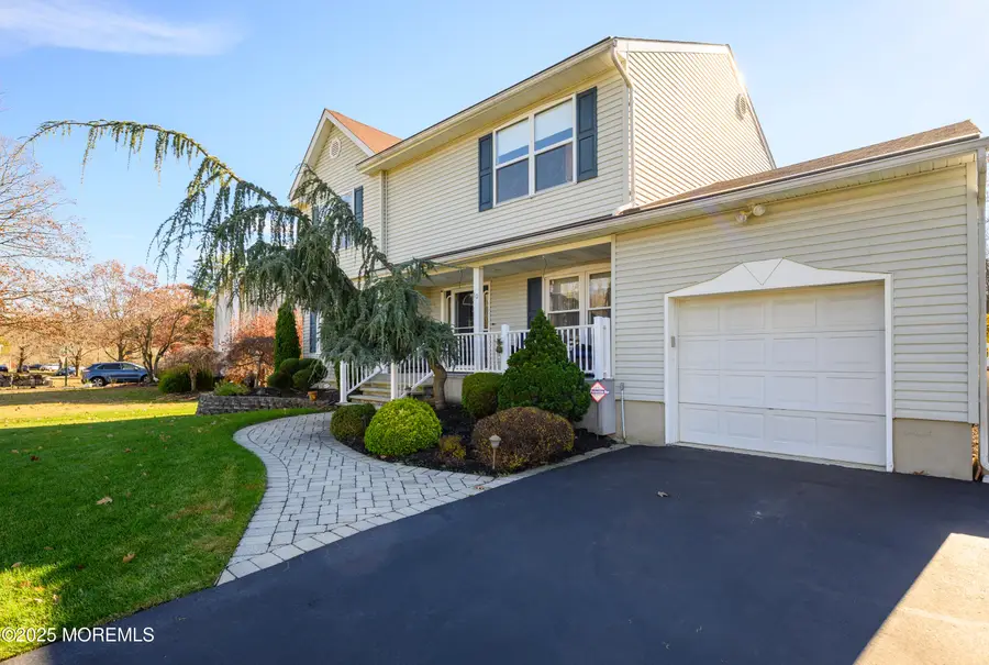 10 Sandybrook Road, Manalapan Township, NJ 07726 - Image #2