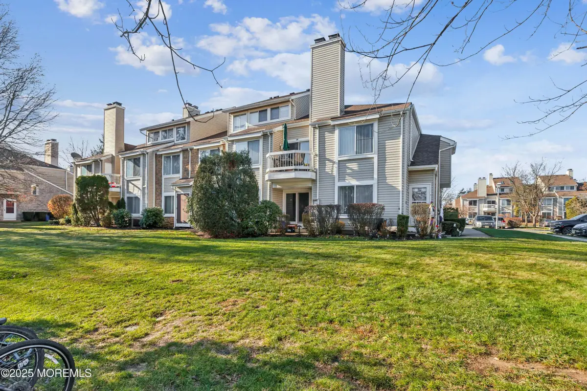 36 Farnham Square, Parlin, NJ 08859 - Image #1