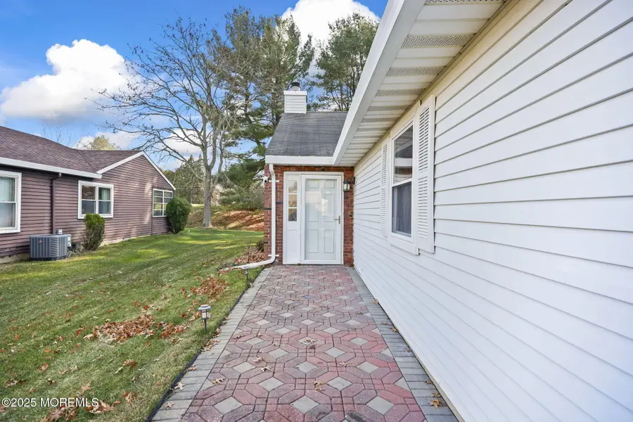 41 Suffolk Way, Marlboro, NJ 07746 - Image #3