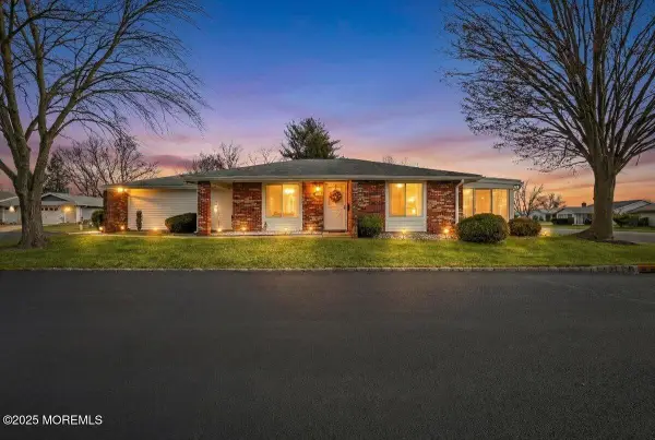 205A Newport Road #205A, Monroe, NJ 08831