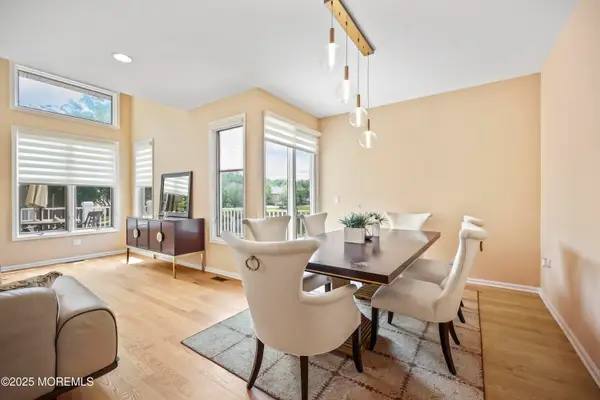 117 Sequoia Woods Court, Holmdel, NJ 07733