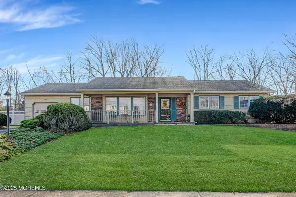 21 Meadowbrook Drive, Howell, NJ 07731