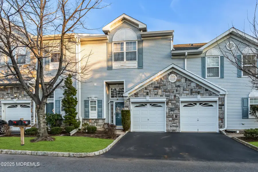 18 Bridgepointe Drive #207, South Amboy, NJ 08879 - Image #2