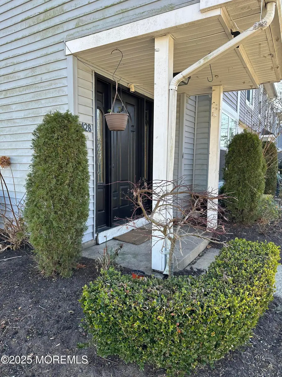 428 Woodlake Manor Drive, Lakewood, NJ 08701 - Image #2